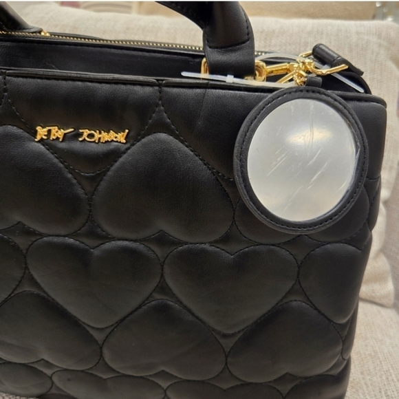 🔹️BETSEY JOHNSON 🔹️Large Quilted Puffy Hearts XODelta Satchel Bag Black - Picture 5 of 15